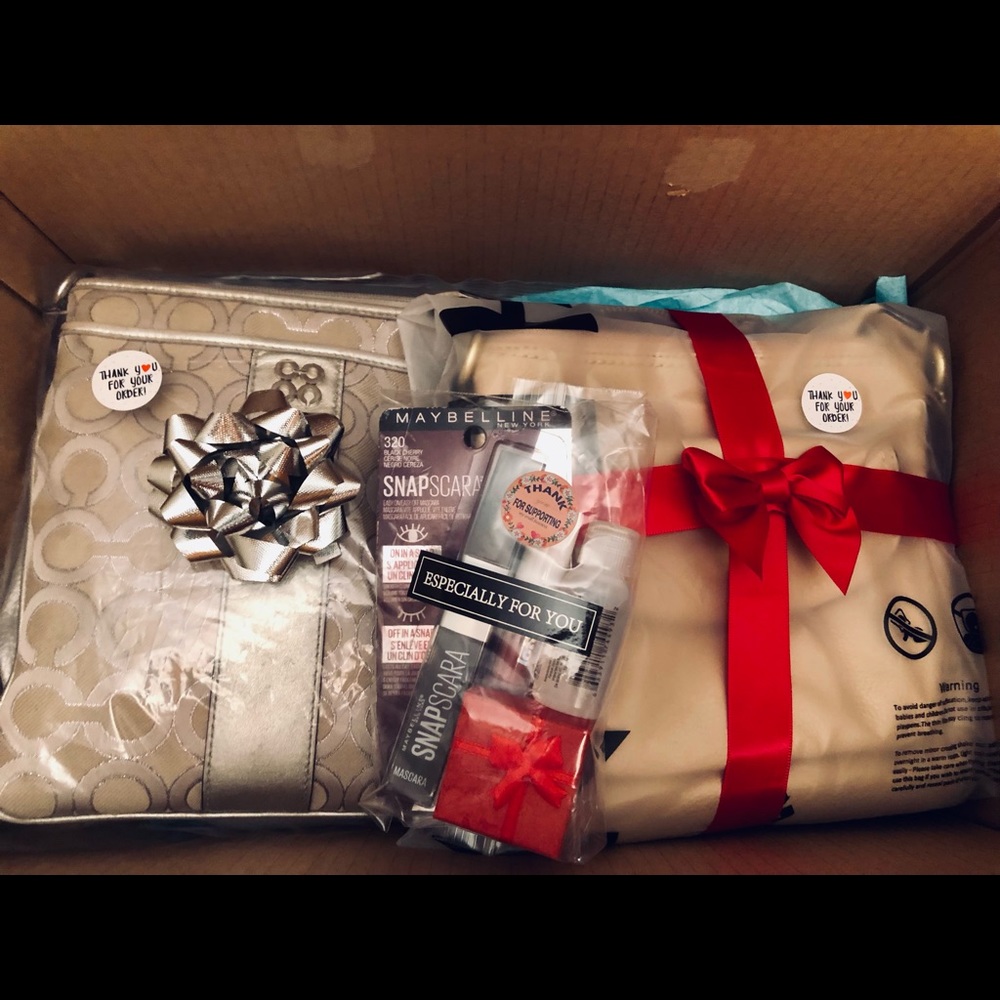 💋 Welcome Poshers 💋 - Picture 10 of 16